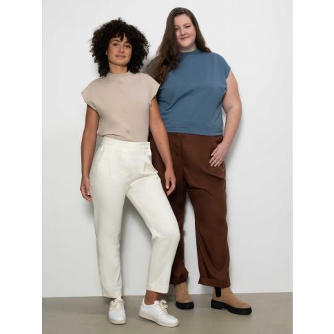 Pleated Trousers With Narrow Leg - LK-PHSCHN-10